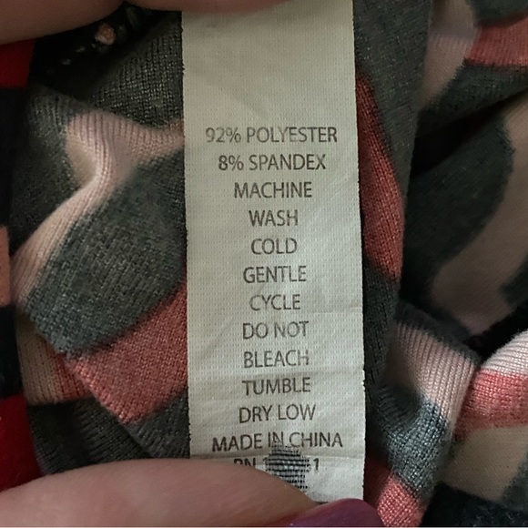 Lularoe Black with Pink & Red Tangled Heart Legging OS - Picture 11 of 13